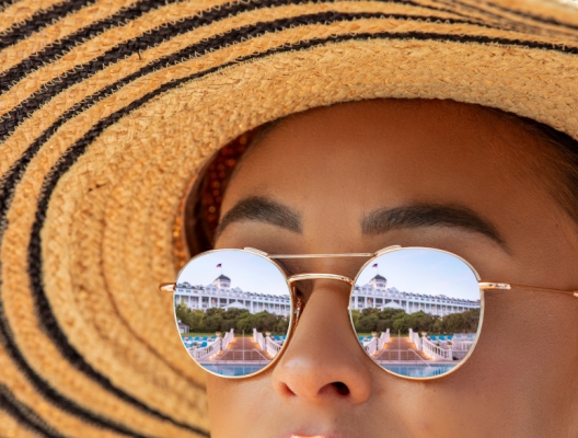 Women with sunglasses